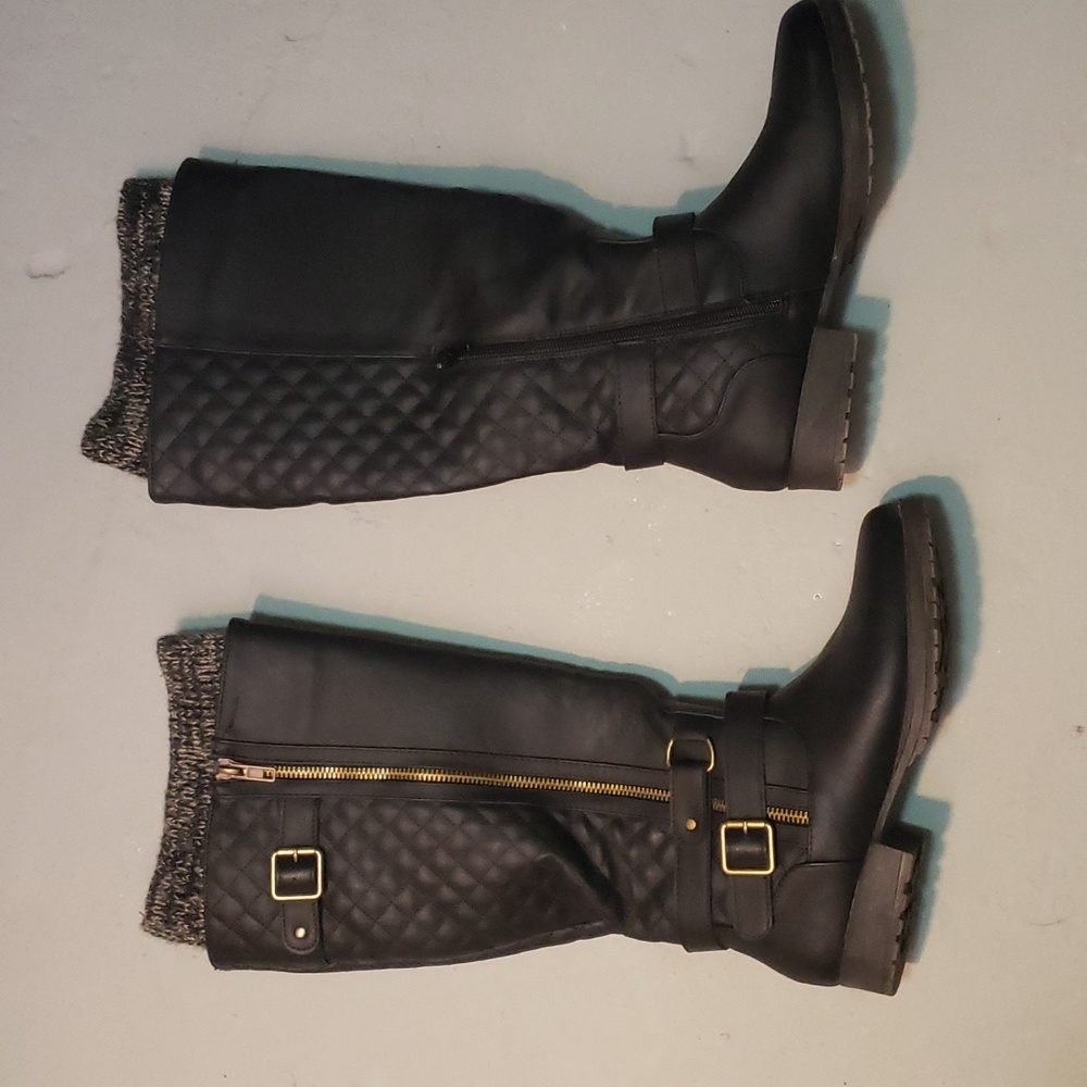 Boots - Picture 2 of 4